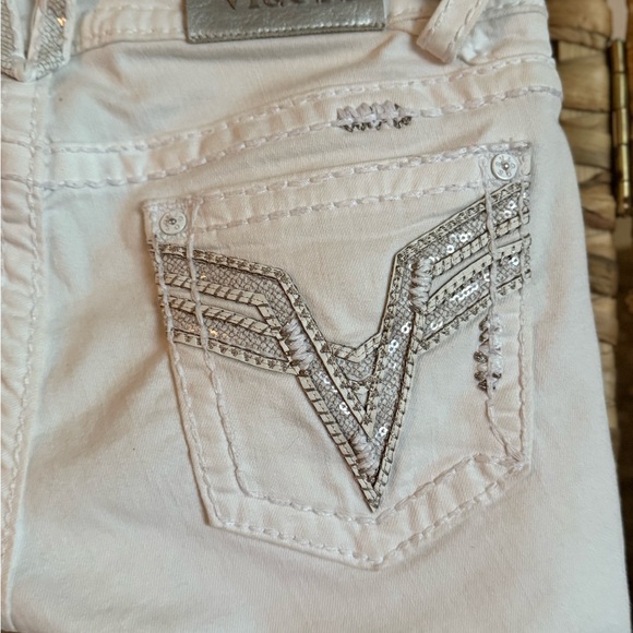 Vigoss White Cropped Jeans with silver details - Picture 9 of 11